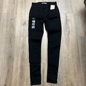 710 Levi’s